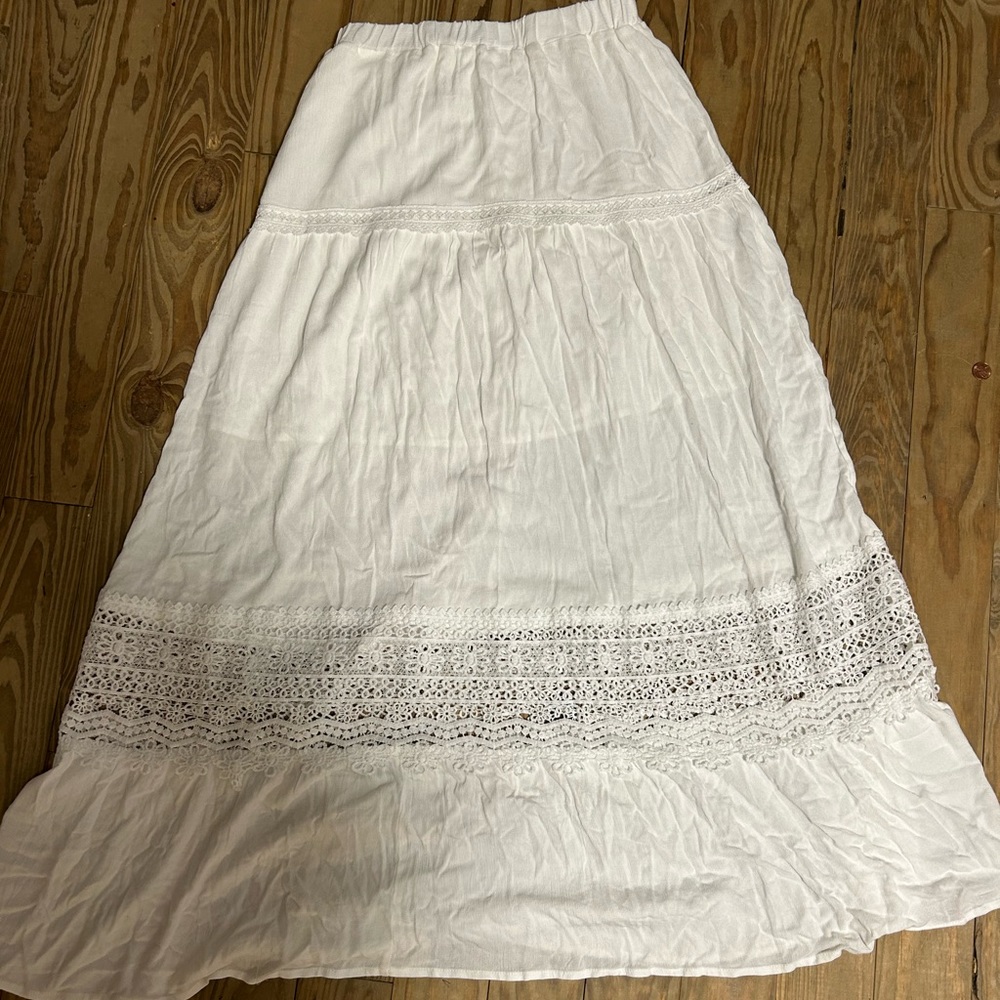 Long White Cotton Dress Skirt With cute Flower pattern, Size M 8/10